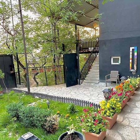 Cosy Studio With Beautiful Garden 耶烈万 外观 照片
