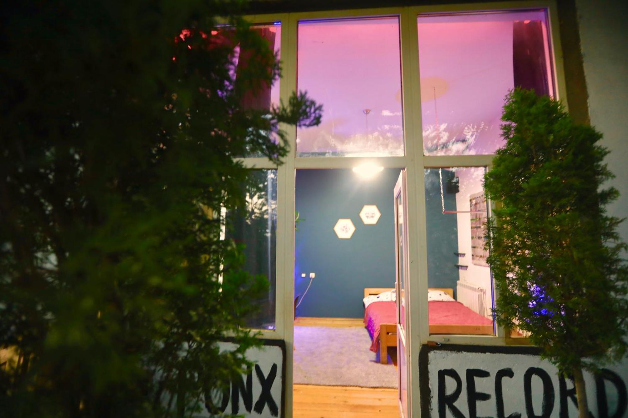 Cosy Studio With Beautiful Garden 耶烈万 外观 照片