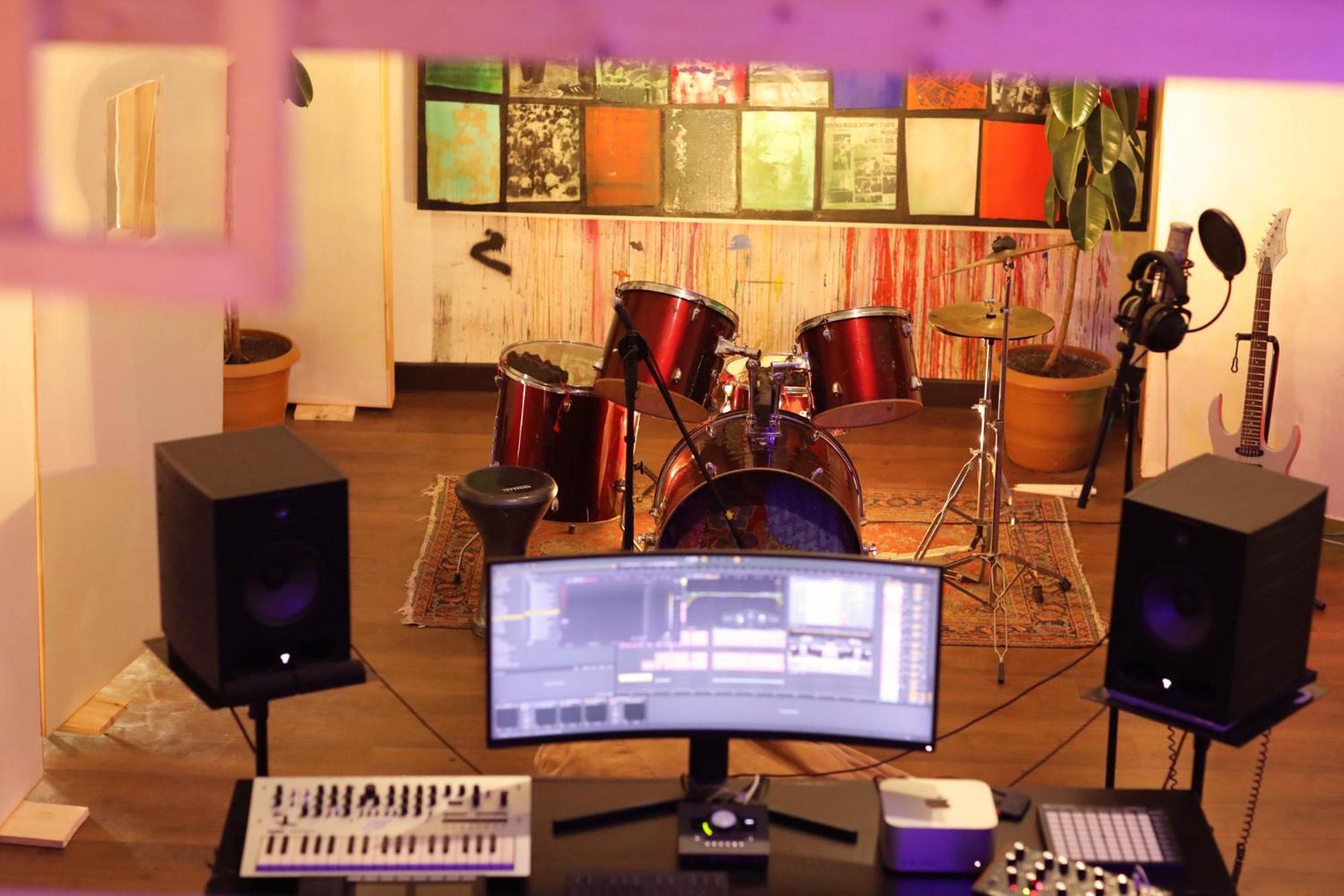 Cosy Studio With Beautiful Garden 耶烈万 外观 照片