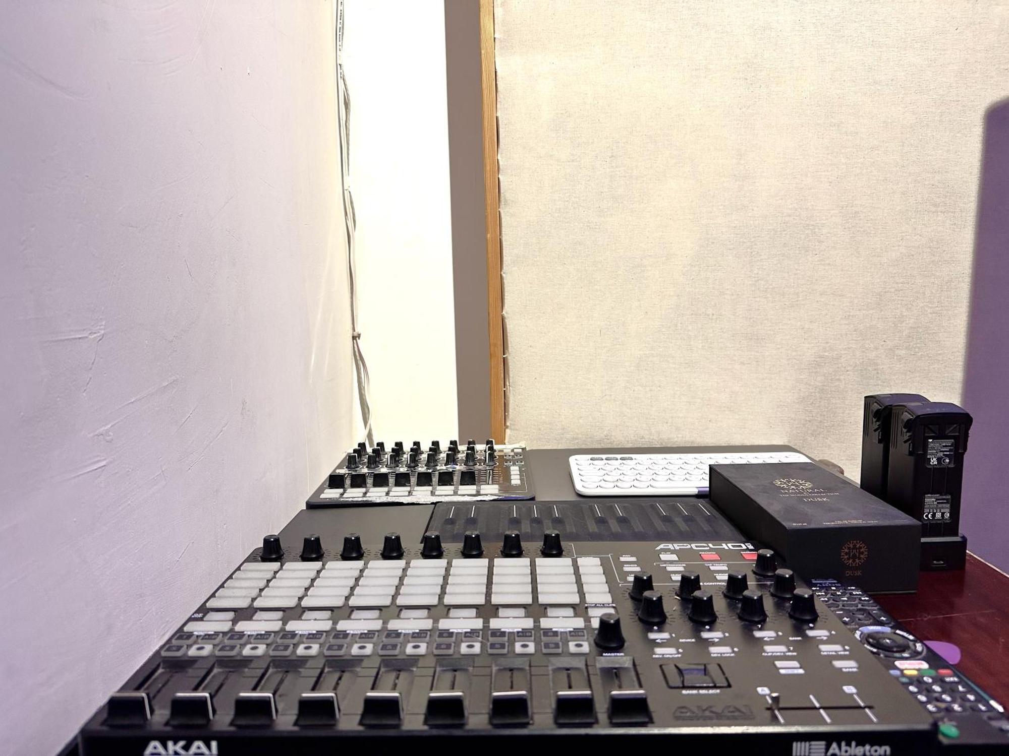 Cosy Studio With Beautiful Garden 耶烈万 客房 照片